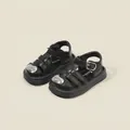 Sandales noires fermées pour tout-petits avec détail cœur métallique et boucle - Longueur Intérieure 12cm / Sandales de Marche à Bout Fermé avec Boucle en Cœur (13MBX9161) / Noir