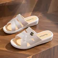 Élégantes mules à talons compensés blancs avec trèfle et strass pour femmes modernes - 36-37 / 3cm Hauteur du Talon / Blanc