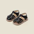 Detailansicht schwarze geschlossene Sandalen für Kleinkinder mit weichen Sohlen - Innenlänge 11.0cm / Aushöhlendes T-Riemen-Design (9MBX2999) / Schwarz