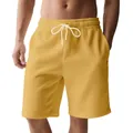 Primer plano detallado de los pantalones cortos de pana amarillo mostaza para hombre - Amarillo