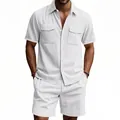 Detaillierte Ansicht eines weißen, schweren Cord-Hemds und Shorts-Sets für Herren - S / Oberteil Und Unterteil / Weiß