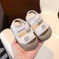 Bequeme Sommer-Lauflernschuhe für Babys mit weicher, rutschfester Sohle und Schutz - Birkenstock Sandalen (6800) / Größen 16-20 (5er Pack) / Gebrochenes Weiß