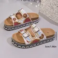 Sandales plateforme en liège blanches avec fleurs perlées, double boucles, talon de 5 cm. - 36 / Blanc