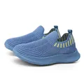 Αναπνεύσιμα μπλε διχτυωτά παπούτσια slip-on για παιδιά με ριγέ κίτρινα κολάρα - Μπλε