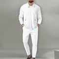 Vue complète d'un survêtement blanc gaufré pour homme avec détails de veste zippée - S / Haut Et Bas / Blanc