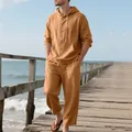 Conjunto de dos piezas para hombre en lino ocre con camisa con capucha y pantalón - Amarillo Tierra