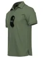 Detailansicht eines olivgrünen, schnelltrocknenden Poloshirts mit Sonnenbrille - Grün