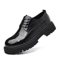 Klassische Herren Plateauschuhe aus schwarzem Leder mit eleganter Krokodilprägung - 38 / Schwarz