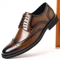 Vintage καφέ δερμάτινα παπούτσια Brogue για άνδρες με κομψή μυτερή μύτη - Καφέ