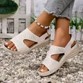 Sandales vintage blanches découpées avec bout ouvert et semelle plate pour l'été - 36 / Blanc Cassé