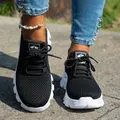 Zapatillas negras de punto transpirables para mujer con suelas blancas gruesas al aire libre - Negro