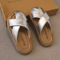 Sandalias plateadas de tiras cruzadas para niñas con suela marrón suave y confortable - 23*15 / Plateado