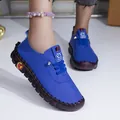 Vue détaillée des chaussures décontractées en cuir bleu pour femmes à semelle souple - 35 / Bleu
