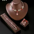 Silberfarbenes Hochzeits-Schmuckset mit roten Strasssteinen, Halskette und Ohrringen - 3-teiliges Set aus Halskette, Ohrringen und Armband (G243+484) / Rot