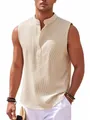 Dettaglio della maglia henley senza maniche beige testurizzata da uomo stile casual - Kaki