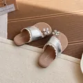 Elegant silver girls' slides featuring rhinestone flowers and a soft, comfortable sole - Size 23: 15.0cm / Silver