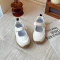 Zapatillas blancas estilo Mary Jane para niñas con suelas de goma y correas de velcro - Blanco Roto
