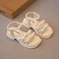Girls' fashion pearl sandals with soft sole and beige cross-strap design for kids - Size 26: 16.8cm / Off White