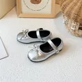 Süße silberne Mädchen Mary Jane Prinzessin Schuhe mit Schleife und Schnallenriemen - Größe 26 (Innenlänge 16.2cm) / Silber