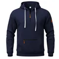 Dunkelblauer Herren-Hoodie mit halbem Reißverschluss, Akzenten und Ärmeltaschen-Detail. - M / Oberteile / Marineblau