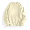 Vue détaillée d'un sweat-shirt crème pour hommes à manches longues et à col rond texturé - Abricot