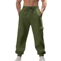 Detailoverzicht heren fleece cargo broek olijfgroen met verstelbaar trekkoord en zakken. - S / Bottoms / Legergroen