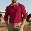 Vista dettagliata della polo da uomo rossa a maniche lunghe con colletto grigio e tasca - Rosso ciliegia