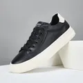Sneakers classiche da uomo in pelle nera con spessa suola bianca e stile skate platform - 38 / Nero