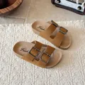 Kinder-Sandalen in Senfgelb mit Doppelschnalle und weicher Korksohle - Größe 33: 21cm / Camel