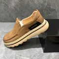 Mocassins classiques en cuir marron pour hommes avec semelle blanche ondulée épaisse - Abricot