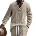 Primer plano de conjunto de jersey de punto trenzado y pantalón beige - S / Tops / Caqui