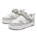 Zapatillas infantiles de moda en blanco y gris con cierre de velcro ajustable y logo Hobibear - 27 / Blanco Grisáceo