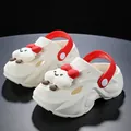Süße Kinderclogs in Beige und Rot mit Cartoon-Wolkendekor für Strand und Sommer - Beigerot