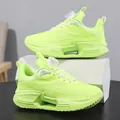 Chaussures de sport en mesh vert néon avec système de laçage à cadran, respirantes et légères - 31 / Vert Fluorescent