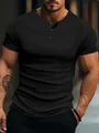 Detalle de una camiseta Henley negra para hombre con tejido acanalado y corte entallado slim. - S / Tops / Negro
