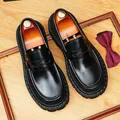 Klassische schwarze Leder-Loafer mit dicker Sohle für Herren im britischen Stil - Schwarz