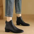 Bottines noires élégantes pour femmes à bout pointu, col en V et petit talon bloc confortable. - 35 / Noir Doublé de Polaire