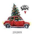 Autocollant de transfert thermique voiture de Noël avec sapin pour vêtements 23x20cm - Grand Berline Rouge avec Flocons de Neige (DH1170)