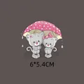 Écusson thermocollant chatons avec parapluie à pois roses, taille 6x5,4 cm, enfant - 6x5.4cm