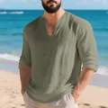T-shirt casual da uomo in lino a maniche lunghe con profondo scollo a V sulla spiaggia. - Verde militare