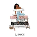 Écusson thermocollant mode pour vêtements, fille noire sur pile de livres, 6,8x9 cm - AT1278