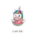 Patch thermocollant licorne mignonne avec pastèque pour vêtements d'enfant et accessoires - Licorne Tenant une Pastèque (AT036) / 5.6x7.8cm