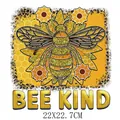 Bee Kind Bügelbild mit Bienen, Sonnenblumen und Leopardenmuster, 22x22,7 cm groß - BEE KIND Stil (DH1946) / 22x22.7cm