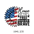 Adesivo termoadesivo girasole bandiera USA scritta Home of the Brave 10x8,2cm - Confezione 10x8.2cm