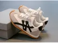 Detalle de zapatillas deportivas retro para niños con paneles de gamuza - Talla 21 / Blanco Roto