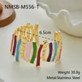 Vista dettagliata del bracciale rigido in smalto arcobaleno in acciaio inossidabile - Stile Artistico Europeo a Strisce Arcobaleno (NMSB-M556-1) / Oro 18K