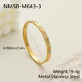 Vista detallada de brazalete de acero dorado con corazones, medidas y peso total - Estilo Corazón Strass (NMSB-M643-3)