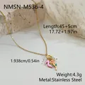Detailansicht der Halskette mit Blumen- und High-Heel-Anhängern und Maßen - Tulpen-High-Heels-Stil (NMSN-M536-4) / 18K-Gold