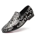 Elegante Herren Slipper aus schwarzem Samt mit silbernen Pailletten Blumenstickerei - 38 / Schwarz