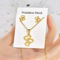 Ensemble collier pendentif cœur et boucles d'oreilles en acier inoxydable doré - Style Triple Cœur (TT-180) / Or